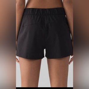 Lululemon On the Fly Short “Woven” 2.5”